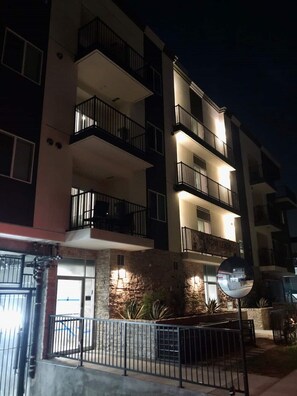 ا�لمنشأة من الخارج