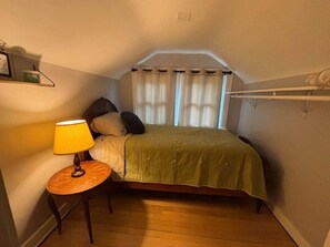 4 habitaciones, tabla de planchar con plancha y wifi gratis