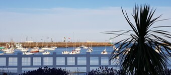 Appartement Dans Petite Résidence au Pied du Port de Saint Quay Portrieux
