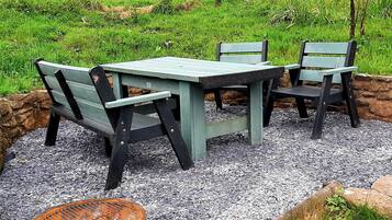 Cottage | Outdoor dining