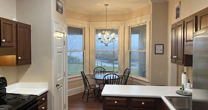 Large Rustic Home for Marine Graduation and Family Fishing