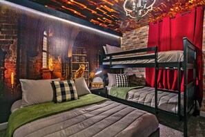 4 bedrooms, travel cot, WiFi, bed sheets