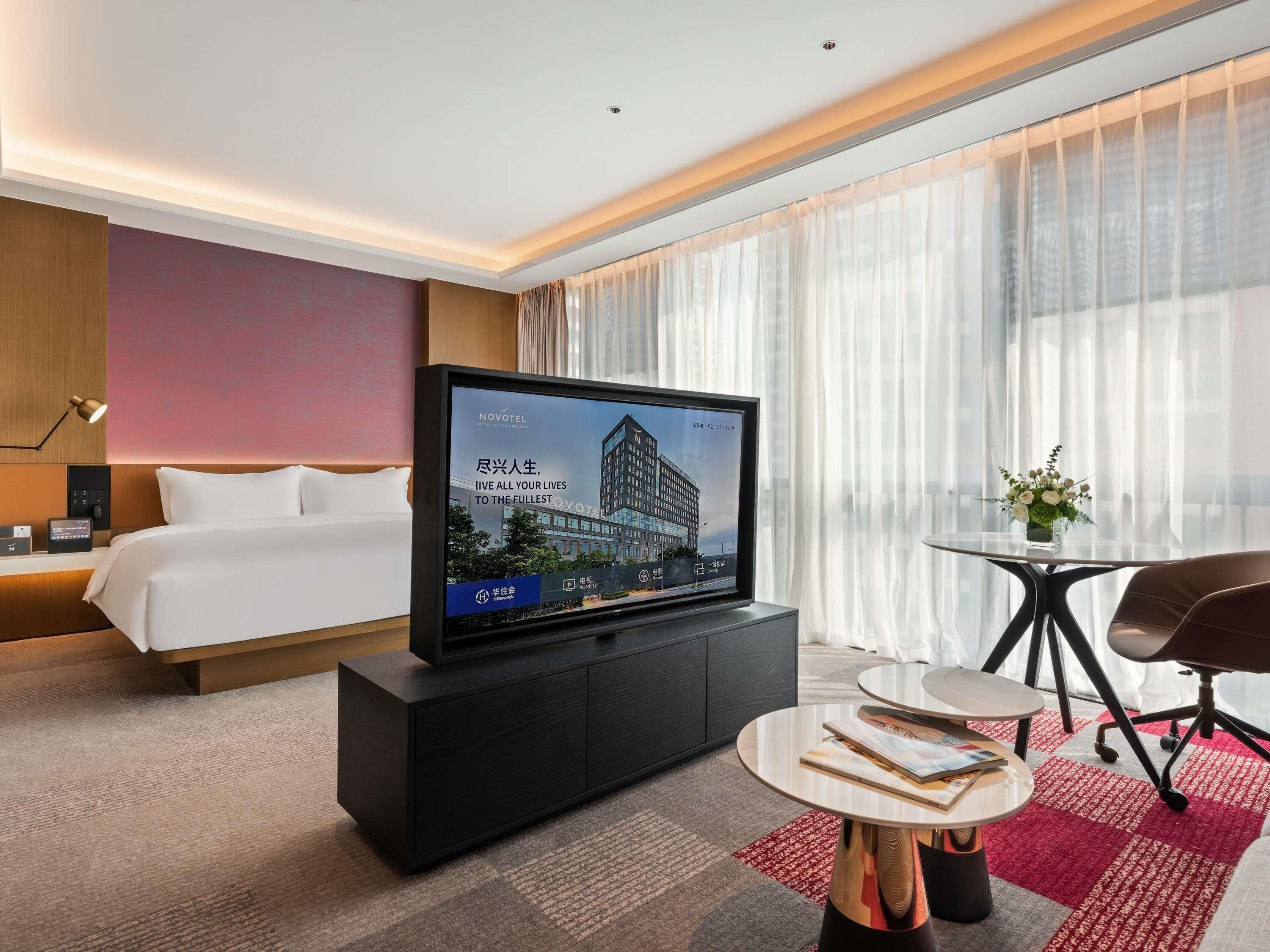 Cubrecamas, minibar, escritorio y wifi gratis 