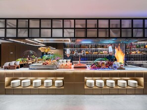 Desayuno buffet todos los días (con cargo)