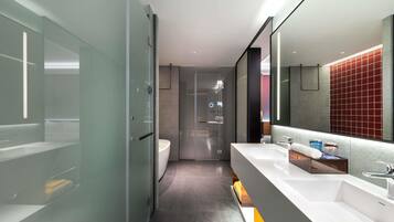 Deluxe Suite, 1 King Bed | Down comforters, minibar, desk, free WiFi