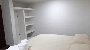 2 多间卧室、熨斗/熨衣板、免费 WiFi、床单