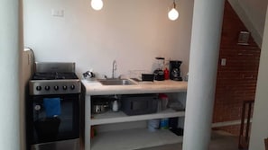 Frigorifero, microonde, forno, macchina per tè/caffè