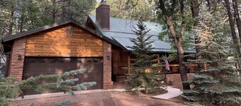 Luxury Log Cabin Living! A.C. Kid & Pet Friendly, Fishing, Hiking, Golf