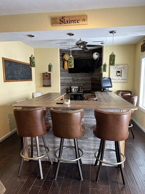 Dining - Beautiful Executive home perfect location for the NFL Draft or EAA airshow. (Oshkosh)