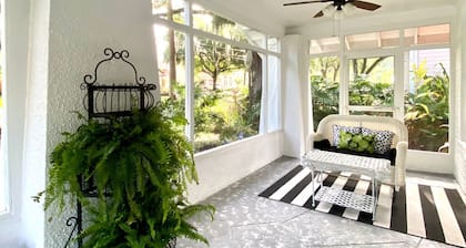 Cozy Hideaway of Bayshore Beautiful in South Tampa
