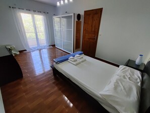 2 Schlafzimmer, Schreibtisch, Bügeleisen/Bügelbrett, kostenloses WLAN