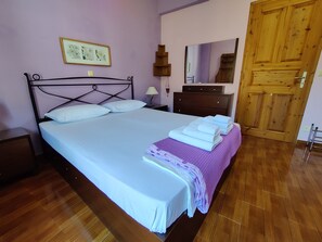 2 Schlafzimmer, Schreibtisch, Bügeleisen/Bügelbrett, kostenloses WLAN