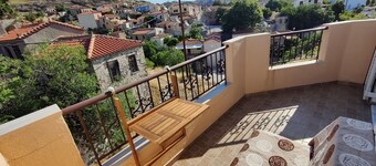 Family-friendly, detached, spacious villa.