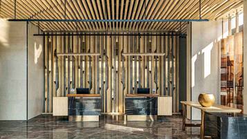 Mostrador de check-in y check-out