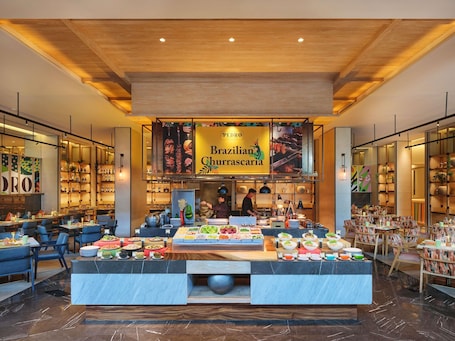 Restaurant. Novotel Bangkok Future Park Rangsit