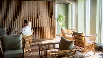 Sauna, steam room