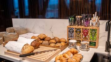 Petit déjeuner buffet compris tous les jours