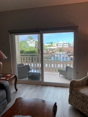 Smart TV - Catch N Relax Like A Prince  (Mexico Beach)