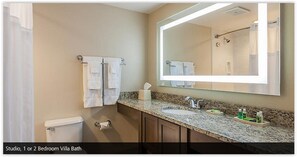 Combined shower/bathtub