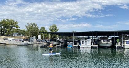 Rock Lane 146 lakefront with resort amenities!