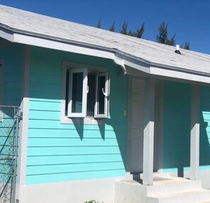 Exterior detail - 1 Bedroom Apartments for rent in Nassau Bahamas (Nassau)