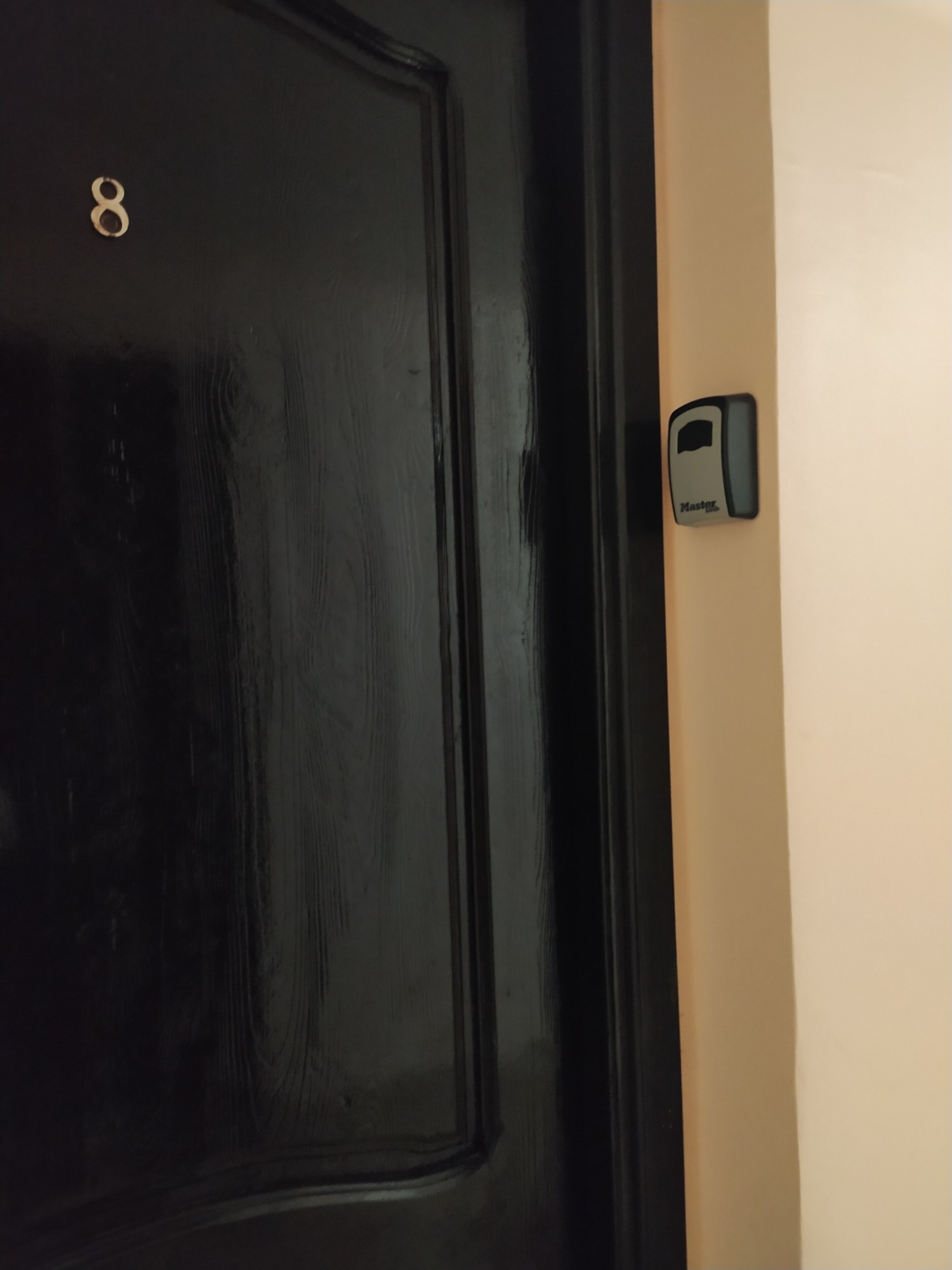 2 habitaciones y caja de seguridad en la habitación 