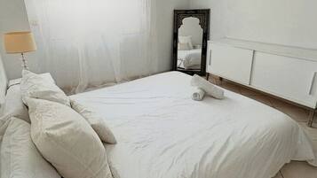 2 Schlafzimmer, Zimmersafe, Bügeleisen/Bügelbrett, kostenloses WLAN