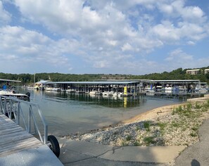Marina - Rock Lane 150 lakefront with resort amenities! (Branson)