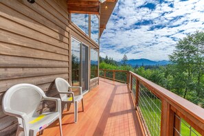 Terrace/patio - Auke Bay Chalet~ Ocean views, Hot tub, Sauna, outdoor entertainment, & fire pit! (Juneau)