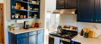 Serene Ocean View, Waterfront Cottage Near Olympic National Pk