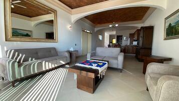 Smart TV, lareira, escritórios