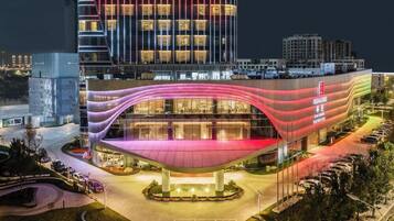 المنشأة من الخارج