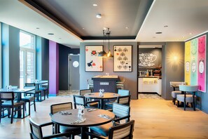 Daily buffet breakfast (EUR 17.9 per person)