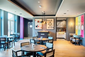 Daily buffet breakfast for a fee - Premier Inn Lübeck City Stadtgraben (Lubeck)