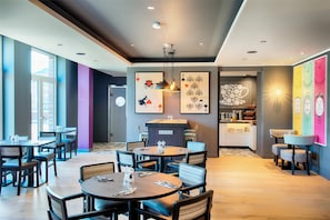 Daily buffet breakfast (EUR 17.9 per person)