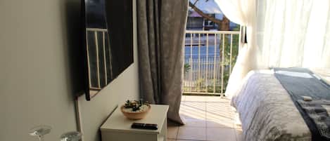 1 chambre, bureau, fer et planche à repasser, Wi-Fi