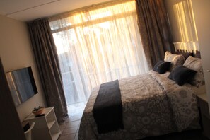 1 chambre, bureau, fer et planche à repasser, Wi-Fi