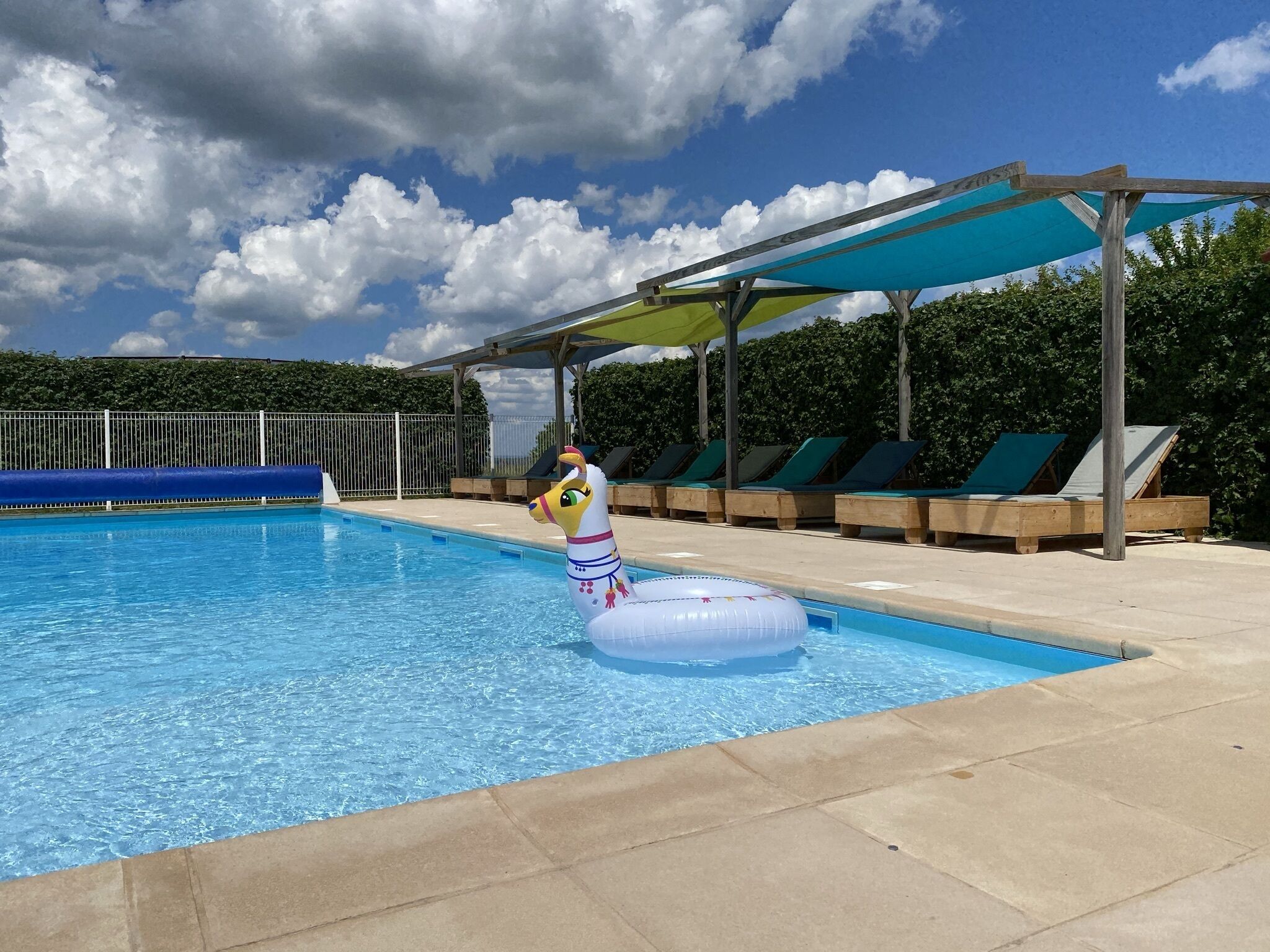 Piscine extérieure, piscine chauffée