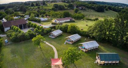 Lodge Tent Prestige, swimmingpool and near all attractions of Dordogne