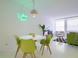 Interior - Plaza España Princesa - 1-Bedroom Apartment (Madrid)