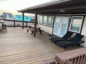 Outdoor dining - Z Oceanfront offers direct access and excellent view of the ocean! (Surfside Beach)