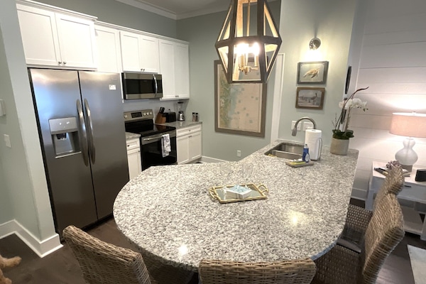 KĂŒhlschrank, Mikrowelle, Ofen, Herdplatte