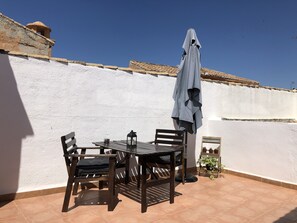 屋外ダイニングエリア