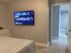 1 bedroom, desk, iron/ironing board, free WiFi