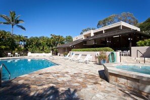 Piscine extérieure, piscine chauffée