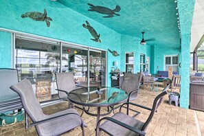 Outdoor dining - Florida Family Home w/ Dock on Saw Mill Lake! (Clermont)