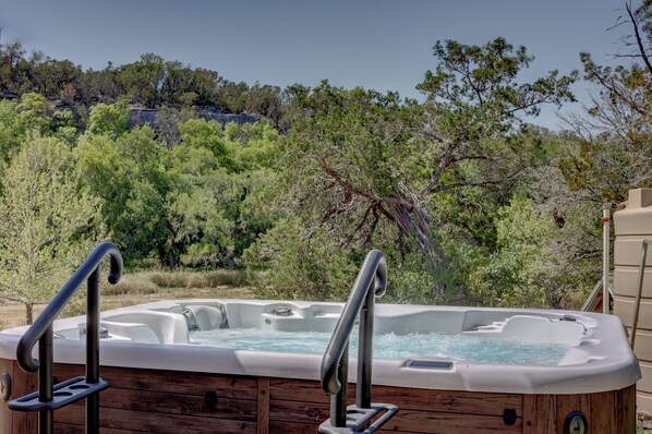 Outdoor spa tub - Private Riverfront, HOT TUB, Game room & 4 Patios overlooking the Guadalupe! (Hunt)