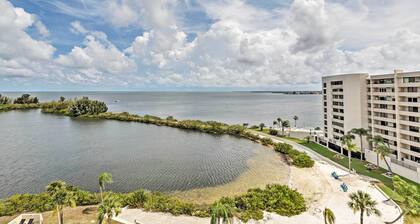 Private Beach Access: Hudson Resort Condo!