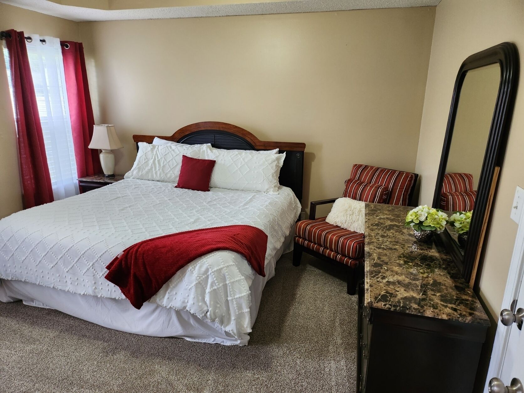 3 bedrooms, desk, iron/ironing board, free WiFi