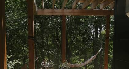 Loft Avec Terrasse , Pres de Bromont-déjeuner Continental Inclus